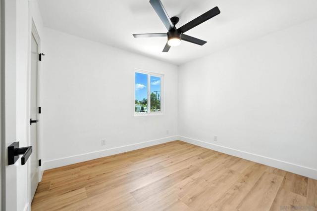 4729 Lithrop Pl, San Diego CA: https://media.crmls.org/mediaz/6afaac56-22c5-43f1-a480-453710af13be.jpg