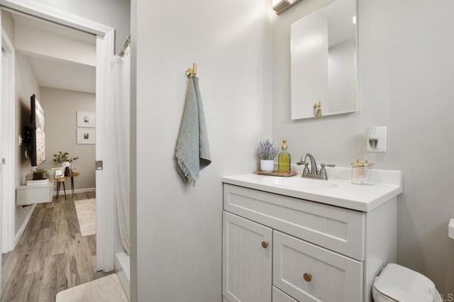 131 H Avenue, Coronado CA: https://media.crmls.org/mediaz/6afb7306-eb42-4957-bd72-cf7dcbbd20a0.jpg
