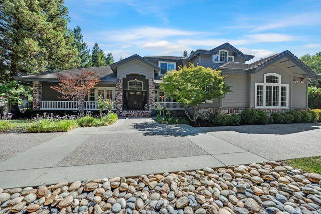 7832 Foothill Rd, Pleasanton CA: https://media.crmls.org/mediaz/6afbfd5c-8b1d-4835-815e-22800a0cb85c.jpg