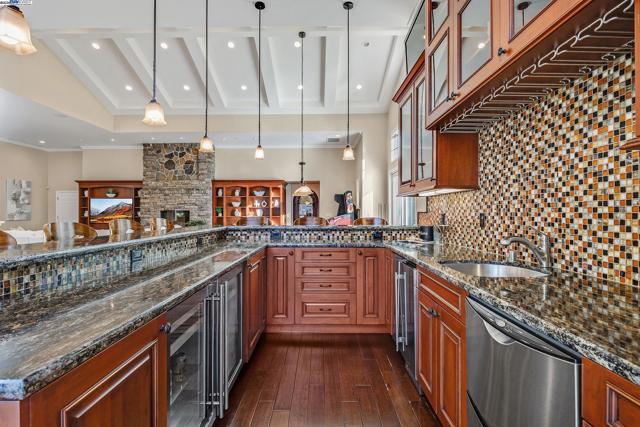 24 Timberview Ct., Danville CA: https://media.crmls.org/mediaz/6afc1f04-a5d0-4e38-878d-43a6bdb53678.jpg