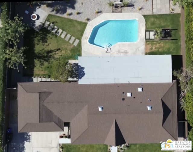372 E Molino Road, Palm Springs CA: https://media.crmls.org/mediaz/6afc27aa-2d27-486a-b13a-b7c7d2ce1228.jpg