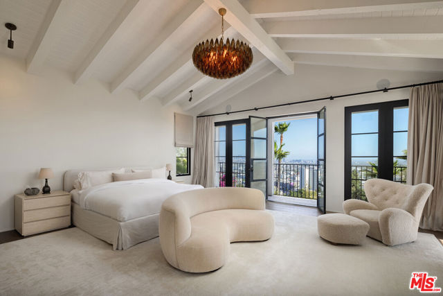 7100 La Presa Drive, Los Angeles CA: https://media.crmls.org/mediaz/6afd9b41-3808-409c-a8ac-43f00c99351a.jpg