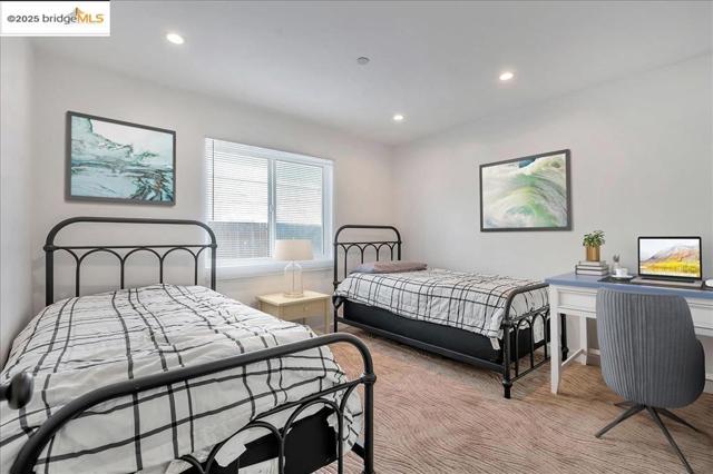 1642 Dune Point Ct, Discovery Bay CA: https://media.crmls.org/mediaz/6afda81e-64df-4bd6-b94b-c94478419076.jpg