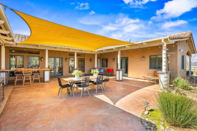 15636 Sage Hill Drive, Ramona CA: https://media.crmls.org/mediaz/6afe1d42-03a4-4dab-b0f2-054b3d23cf74.jpg