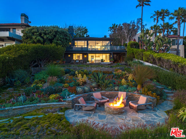 7089 Birdview Avenue, Malibu CA: https://media.crmls.org/mediaz/6afe39a8-e11a-4fd5-8f5a-89487e0c326b.jpg