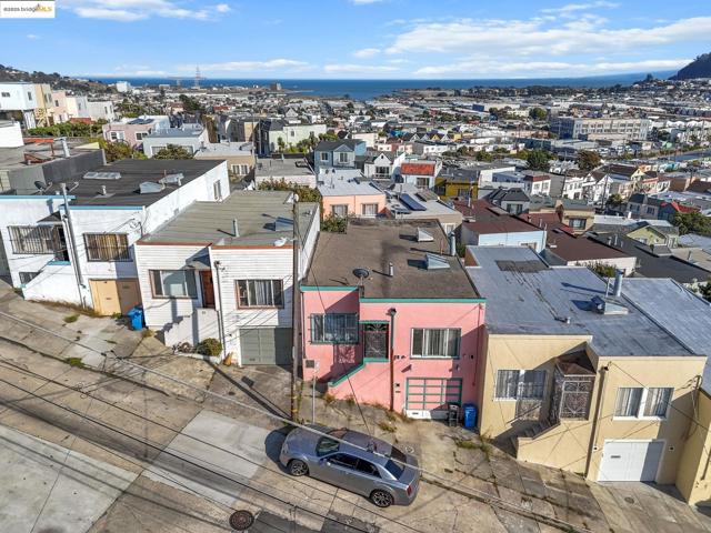 41 Apollo St, San Francisco CA: https://media.crmls.org/mediaz/6afe5474-8938-4afe-965a-f3444b6edcd4.jpg