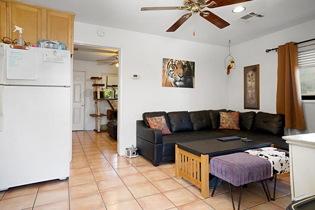 73345 Royal Palm Drive, Palm Desert CA: https://media.crmls.org/mediaz/6afefee7-ffaa-4b97-99eb-9c6b7ba938a0.jpg