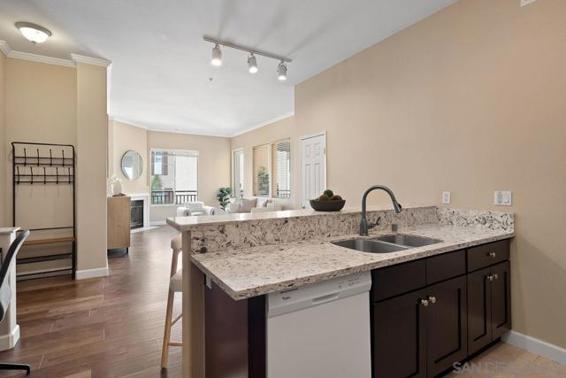 12362 Carmel Country Rd, San Diego CA: https://media.crmls.org/mediaz/6aff2a91-5f42-4bfd-a74e-1cf5a0848ccf.jpg