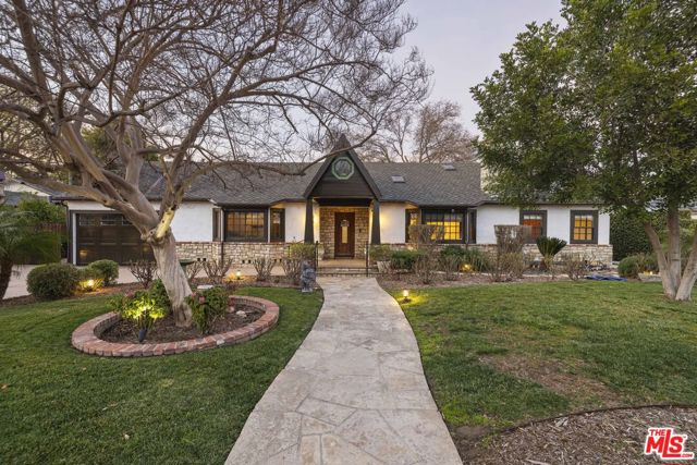 22651 Calvert Street, Woodland Hills CA: https://media.crmls.org/mediaz/6aff37ce-5b71-4975-9770-a270da45f77b.jpg