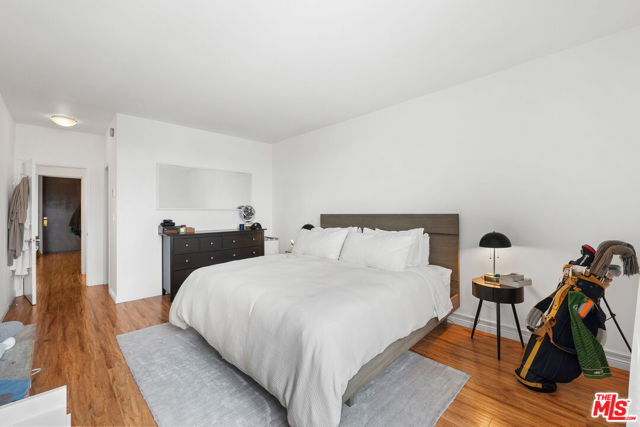 900 Euclid Street, Santa Monica CA: https://media.crmls.org/mediaz/6b00297c-2bd1-4440-b97a-65f1ee07157f.jpg