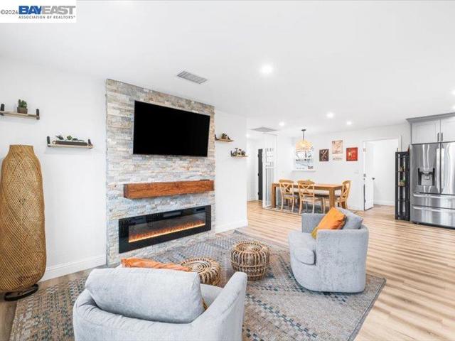 Image 3 of 60 For 1556 Wagoner Dr