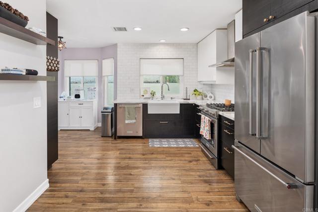 Detail Gallery Image 3 of 43 For 1756 Still Water Glen, Escondido,  CA 92026 - 2 Beds | 2 Baths