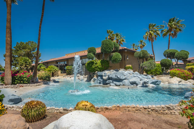31200 Landau Boulevard, Cathedral City CA: https://media.crmls.org/mediaz/6b007f64-1737-4a75-b88e-b47edc3de34d.jpg