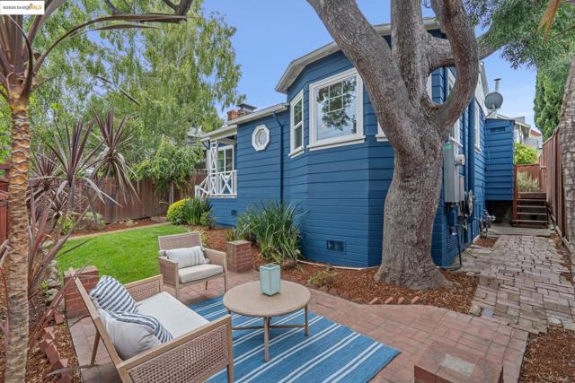 4006 Lincoln Ave, Oakland CA: https://media.crmls.org/mediaz/6b009ded-2fa7-4282-82dd-fad080673bfc.jpg