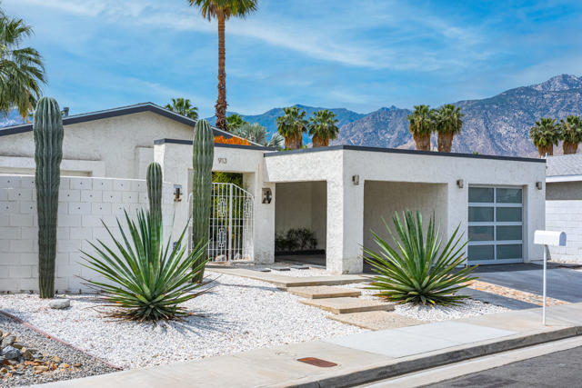913 Arroyo Vista Drive, Palm Springs, CA 92264