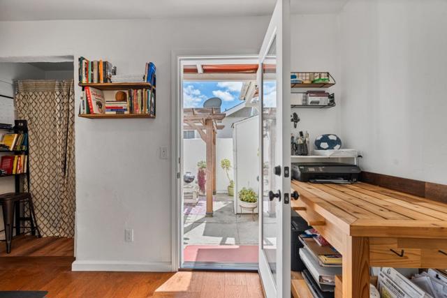 29 Buena Vista Street, Salinas CA: https://media.crmls.org/mediaz/6b015dd3-0ae3-4d07-9e99-e17d69b53eff.jpg