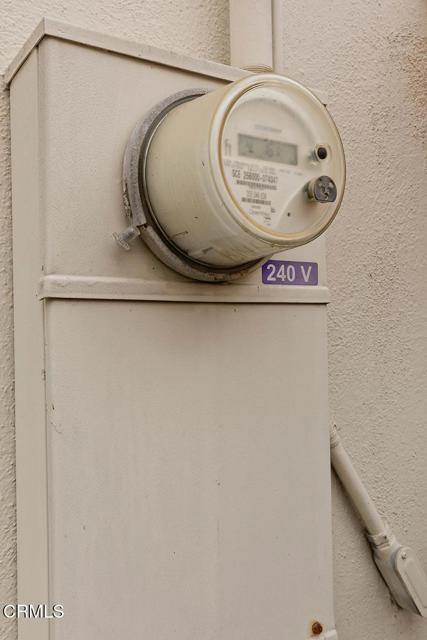 426 W Arbor Vitae Street, Inglewood CA: https://media.crmls.org/mediaz/6b018103-2a14-4817-9ebd-9924149fa975.jpg