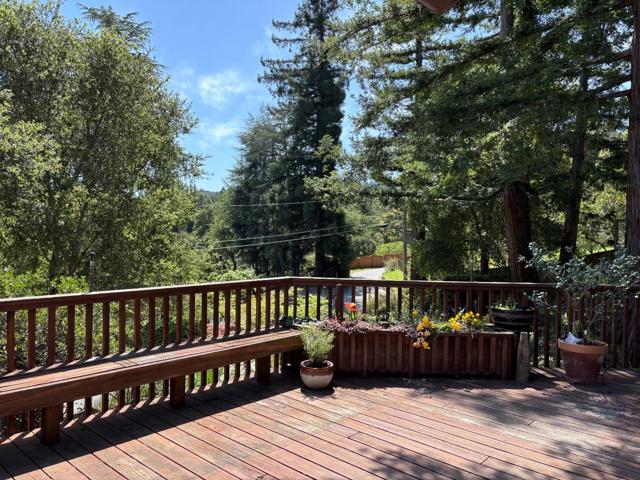 108 Santa Maria Avenue, Portola Valley CA: https://media.crmls.org/mediaz/6b027b7a-ac27-4f03-98bf-3c68e4597a91.jpg