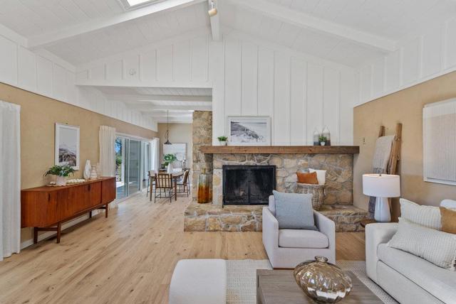 33 Aqua View Drive, Watsonville CA: https://media.crmls.org/mediaz/6b02a672-052c-4710-931f-f3f6bbdf82e1.jpg