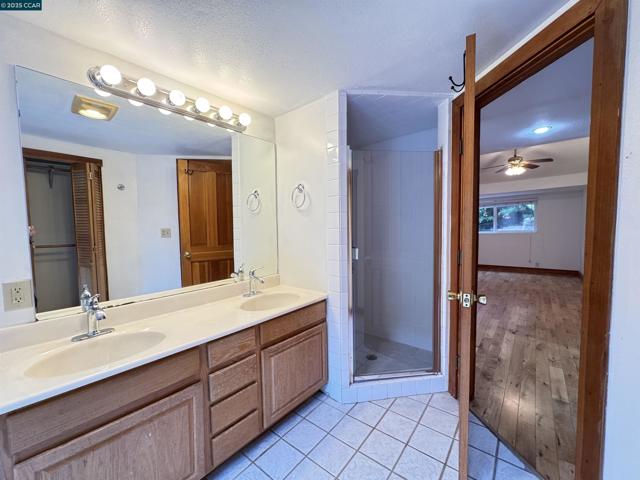 1139 Sierra Vista Way, Lafayette CA: https://media.crmls.org/mediaz/6b02d85a-8432-485a-b5b9-a605d07b6fda.jpg