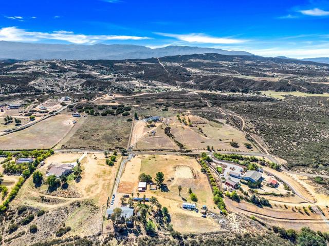 40110 Angora Ln, Temecula CA: https://media.crmls.org/mediaz/6b02f066-3680-4c5e-b149-ef67cc7064a0.jpg