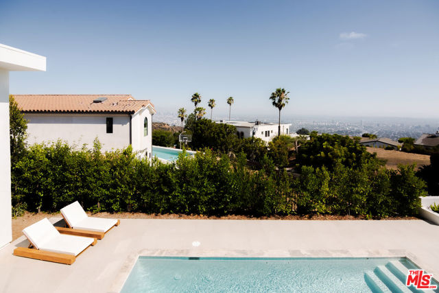 2380 Venus Drive, Los Angeles CA: https://media.crmls.org/mediaz/6b0308e4-f449-4cc0-87c8-de59e39cdc01.jpg