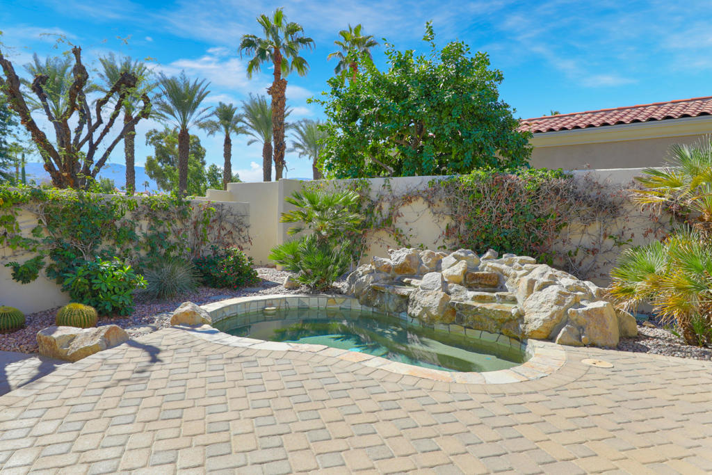 MLS #219137367DA image #2