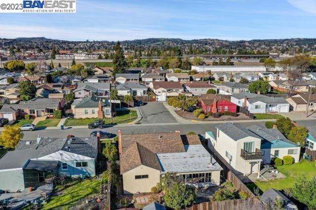 2285 Star Avenue, Castro Valley CA: https://media.crmls.org/mediaz/6b03aba0-a84d-4f1e-85a7-56da89f8df71.jpg