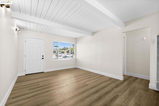 716 Williams Dr, Richmond CA: https://media.crmls.org/mediaz/6b047e4c-ad07-426f-9a7d-e561f7e2ae0b.jpg