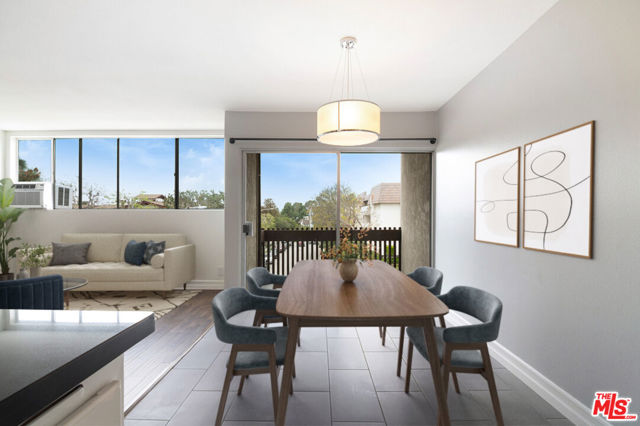 6000 Canterbury Drive, Culver City CA: https://media.crmls.org/mediaz/6b05ea42-135d-44cd-aad5-46d449a5376b.jpg