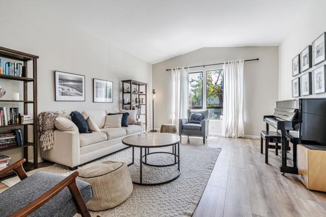 764 Bain Place, Redwood City CA: https://media.crmls.org/mediaz/6b05f9f2-6f0b-4725-8e29-10ac32cf0ca2.jpg