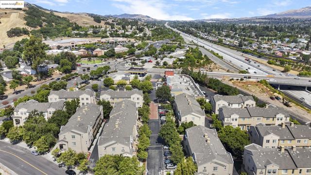 8892 Bellina Commons, Dublin CA: https://media.crmls.org/mediaz/6b06b845-191a-4f8f-9da5-25f919961318.jpg