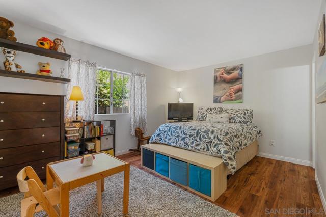5490 New Mills Rd, San Diego CA: https://media.crmls.org/mediaz/6b06f1c8-3b91-401d-9b08-ffc8c47433df.jpg