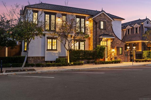 708 Silver Street, La Jolla CA: https://media.crmls.org/mediaz/6b071498-336c-43f3-866c-a134f4d6fdff.jpg