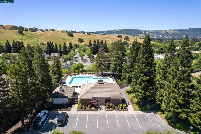 315 Glasgow Circle, Danville CA: https://media.crmls.org/mediaz/6b077092-1850-4278-89f5-c843667a2590.jpg