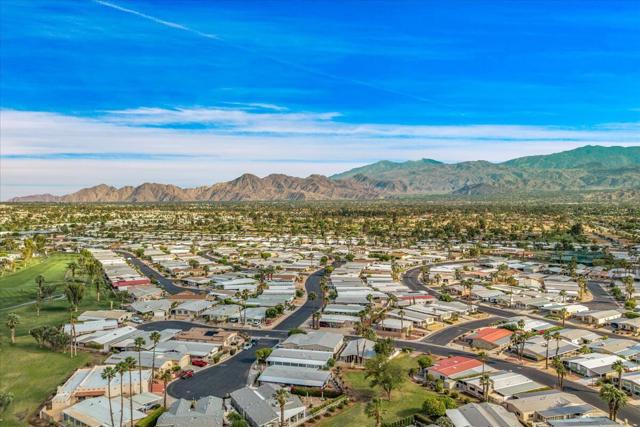 72967 Cabazon Peak Drive, Palm Desert CA: https://media.crmls.org/mediaz/6b077241-f579-46d8-ae09-ddd3f7559a6e.jpg