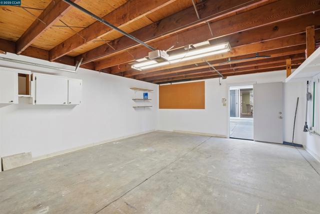 1804 Wildbrook Ct, Concord CA: https://media.crmls.org/mediaz/6b079f49-0678-4b34-a512-21d4f60cffa3.jpg