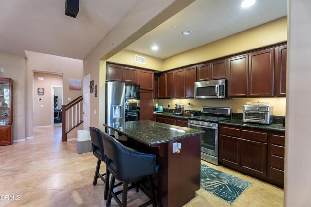 Detail Gallery Image 11 of 18 For 3123 N Oxnard Bld, Oxnard,  CA 93036 - 4 Beds | 3 Baths