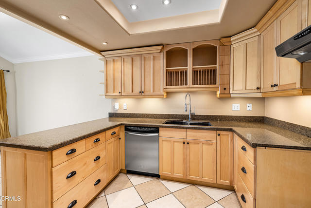 Detail Gallery Image 2 of 25 For 562 Holly Ave, Oxnard,  CA 93036 - 3 Beds | 2 Baths