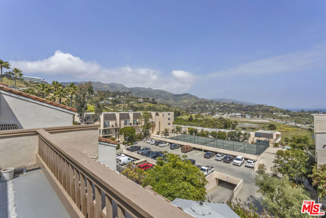 23910 De Ville Way, D photo 20