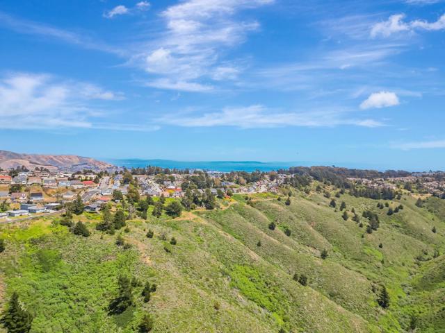 720 Lockhaven Drive, Pacifica CA: https://media.crmls.org/mediaz/6b08fd0c-892c-4c95-a5c7-73272e3a10fe.jpg