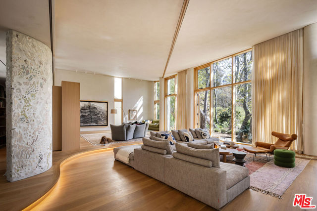 800 Brooktree Road, Pacific Palisades CA: https://media.crmls.org/mediaz/6b0a493b-2848-4b2a-bcbf-26330774dfd9.jpg