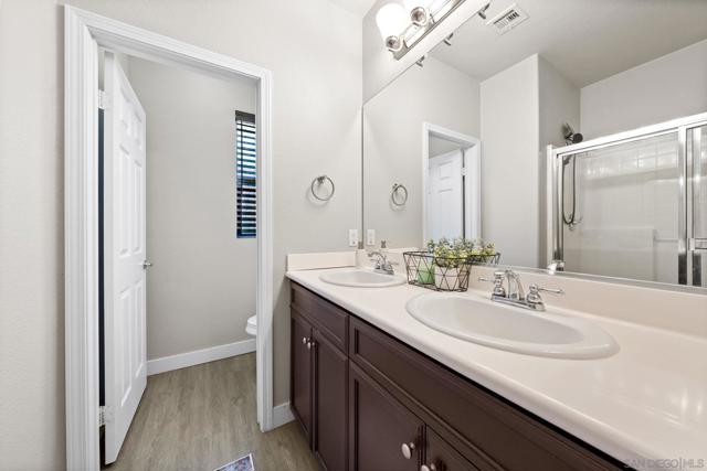 784 Portside Pl, San Diego CA: https://media.crmls.org/mediaz/6b0a74a0-1a51-440e-8c15-4d2cdfc5455f.jpg