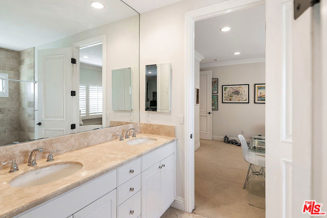 969 S Carmelina Avenue, Los Angeles CA: https://media.crmls.org/mediaz/6b0b159c-487d-4fd1-bb31-abc698d8d792.jpg