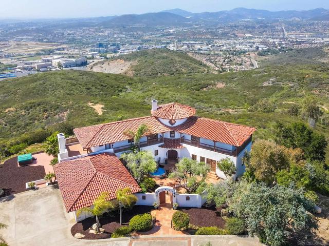859 Cocos Dr, San Marcos CA: https://media.crmls.org/mediaz/6b0b9286-4ba7-4a19-8672-18c631050e8b.jpg