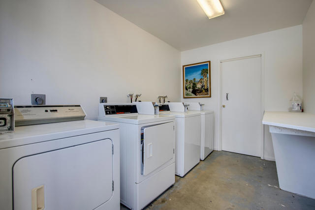 7382 Olympic Road, Joshua Tree CA: https://media.crmls.org/mediaz/6b0c37d9-abb3-4958-9959-9159a57d4355.jpg