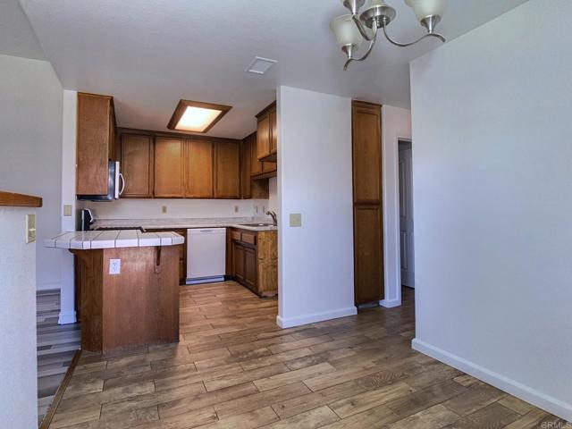 Detail Gallery Image 5 of 20 For 1135 Peach Ave. #C,  El Cajon,  CA 92021 - 3 Beds | 2 Baths