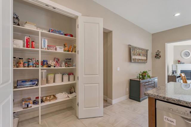 1575 Sunflower Drive, Hollister CA: https://media.crmls.org/mediaz/6b0d3b9f-1d65-4829-9352-5a1b69e27379.jpg