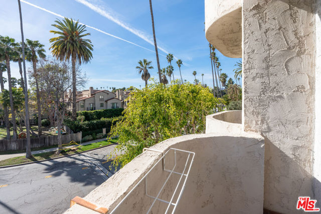 Drew Fenton | 836 S Bundy Drive Los Angeles CA | MLS: 7113379