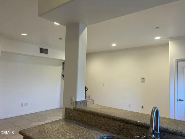 Detail Gallery Image 10 of 27 For 7225 Apperson St #103,  Tujunga,  CA 91042 - 3 Beds | 2/1 Baths